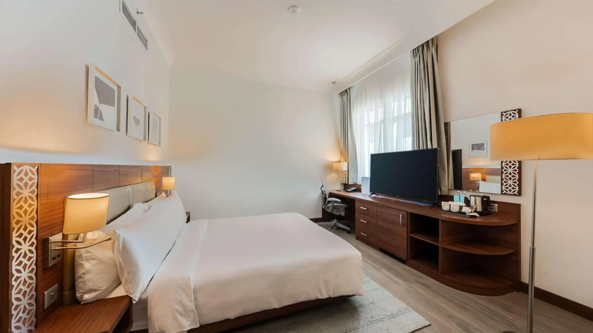 Hotel Hilton Garden Inn Dubai Jumeirah