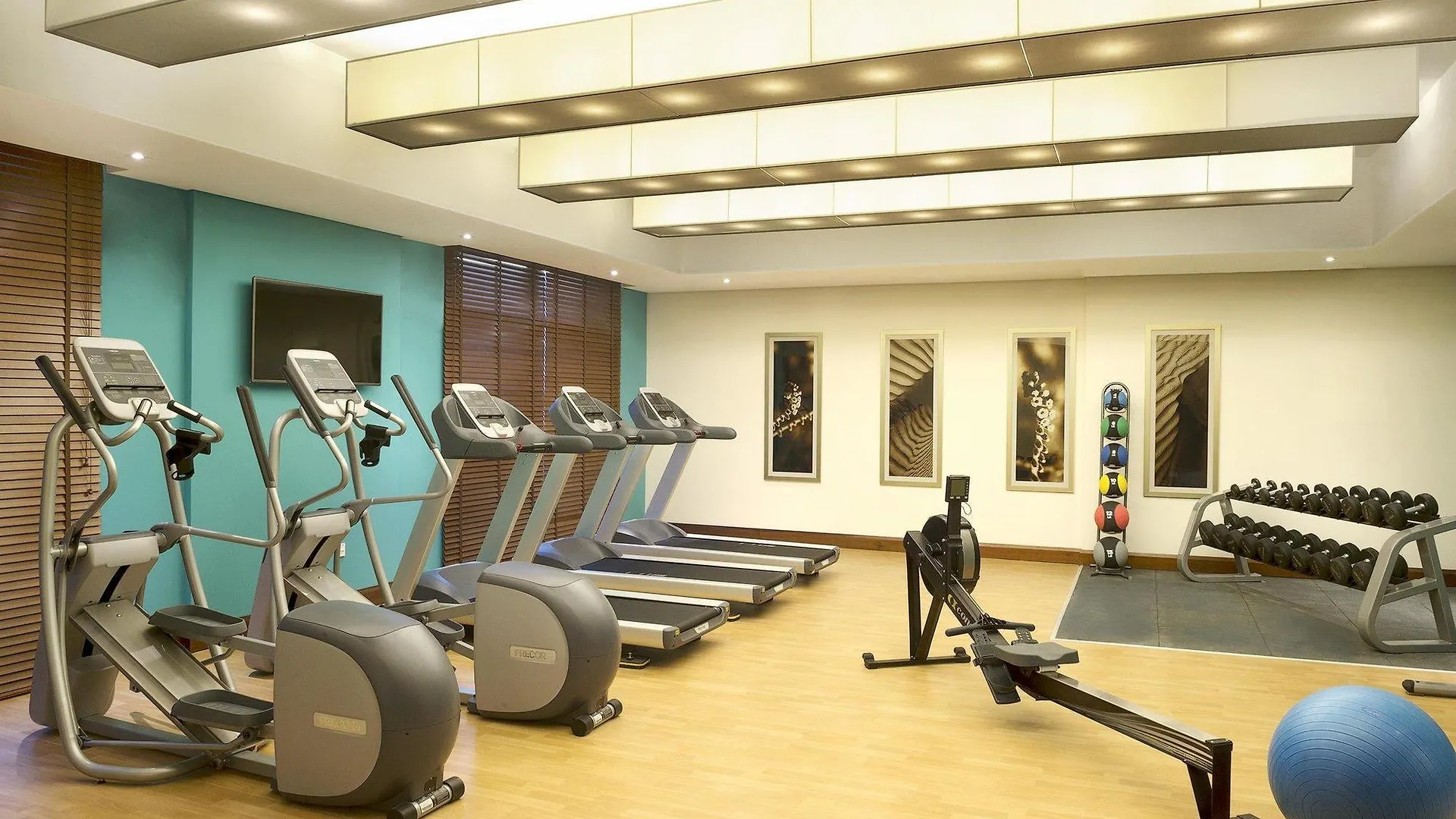Hilton Garden Inn Dubai Jumeirah 4*,  United Arab Emirates