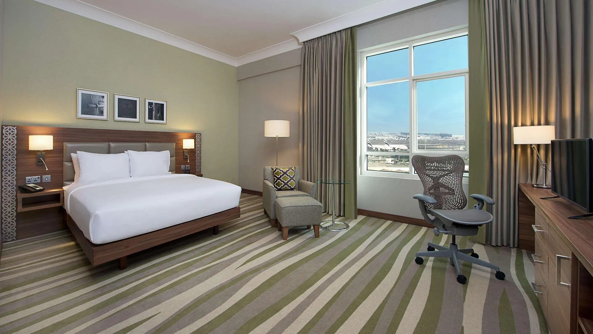 **** Hotel Hilton Garden Inn Dubai Jumeirah Spojené arabské emiráty